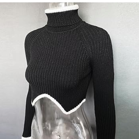 Contrast trim stitching color block asymmetrical hem turtleneck crop sweater - Picture 2 of 6